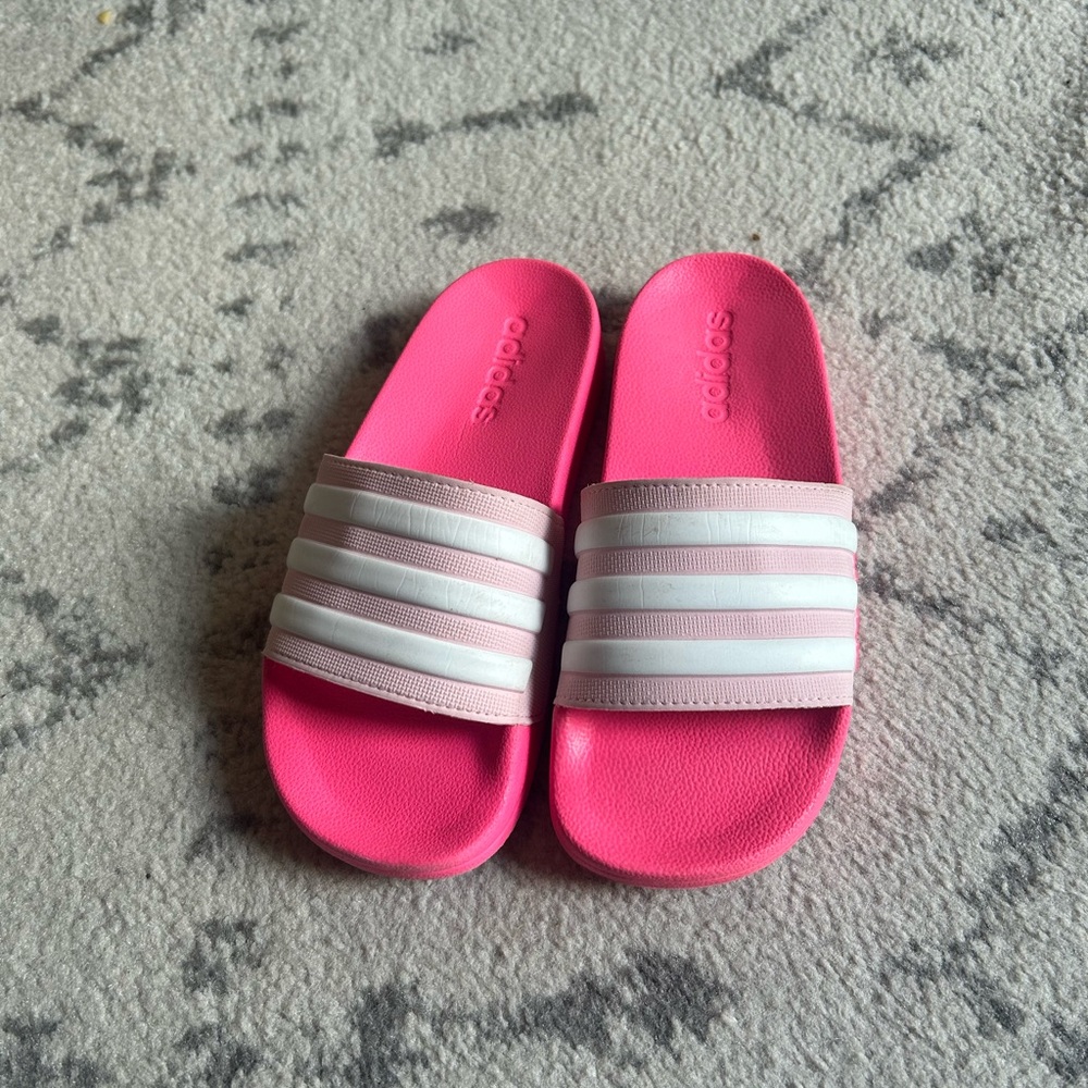 Girls adidas slides size 3 - Picture 8 of 8